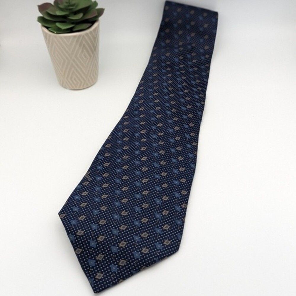 Dover Arrow Silk Blue Diamond Pattern Tie